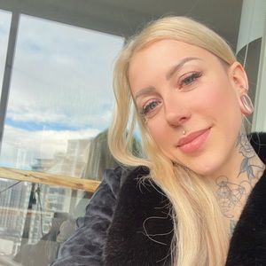 Meet your Posher, Elle